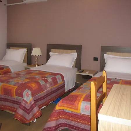 Joan Gasthuis Përmet